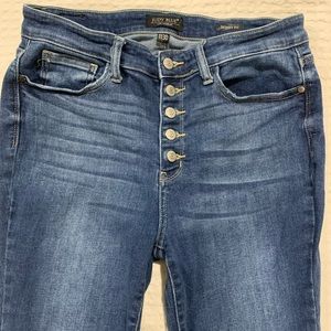 Judy Blue button fly skinny fit 11/30